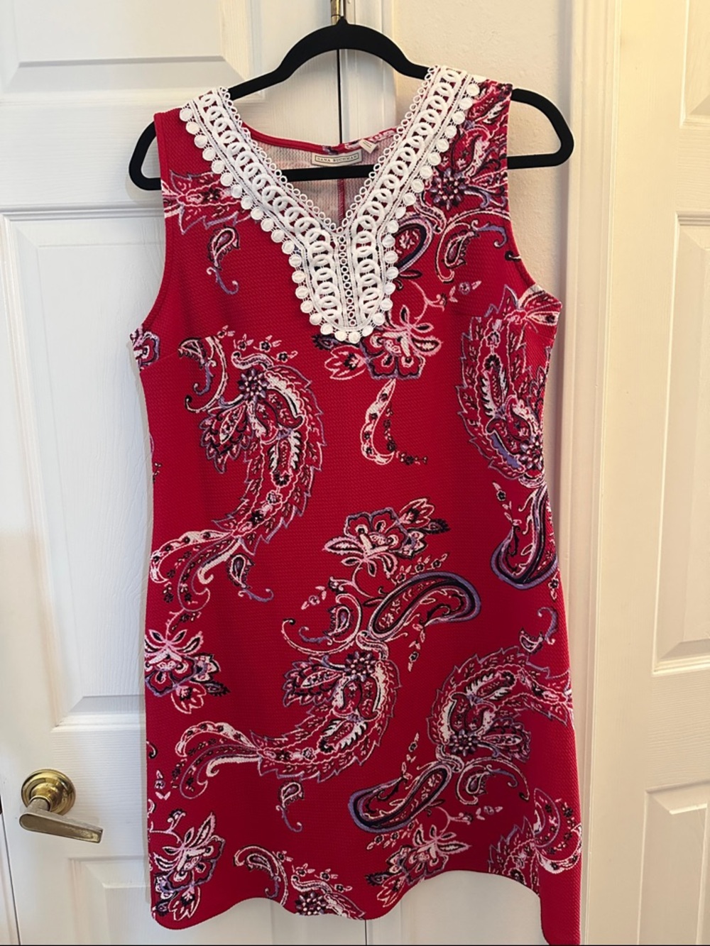 Dana Buchman Women's Red Paisley Sleeveless Dress w/Crochet V-Neck Size Medium